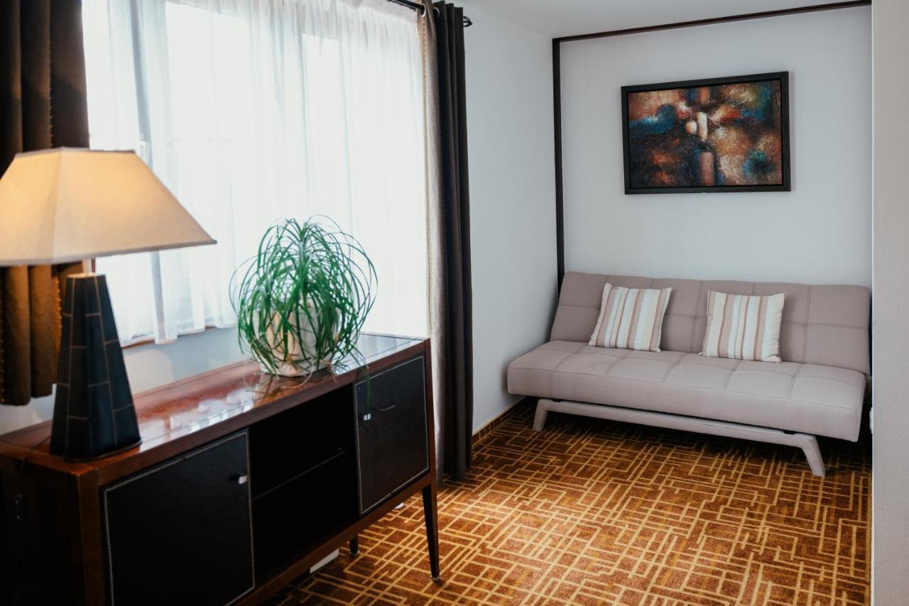 Hotel Troyer Трояновице Экстерьер фото
